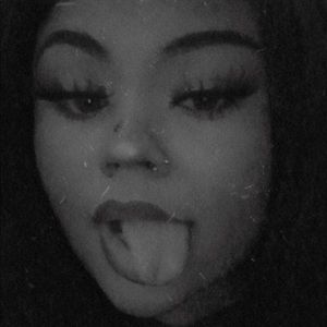 Meet your Posher, Alicia